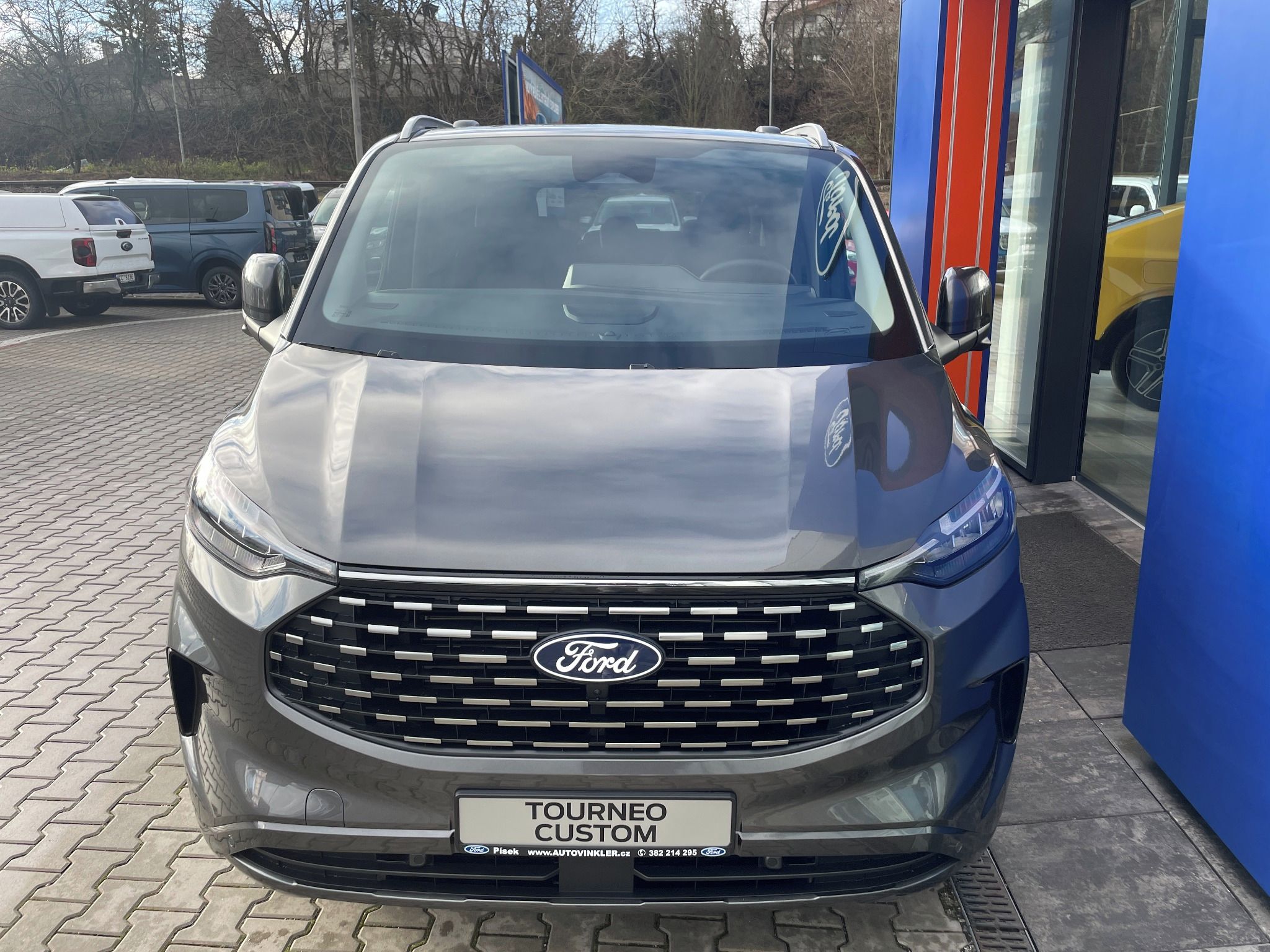 Ford Tourneo Custom, Titanium X L2 125 kW AT - fotka 2