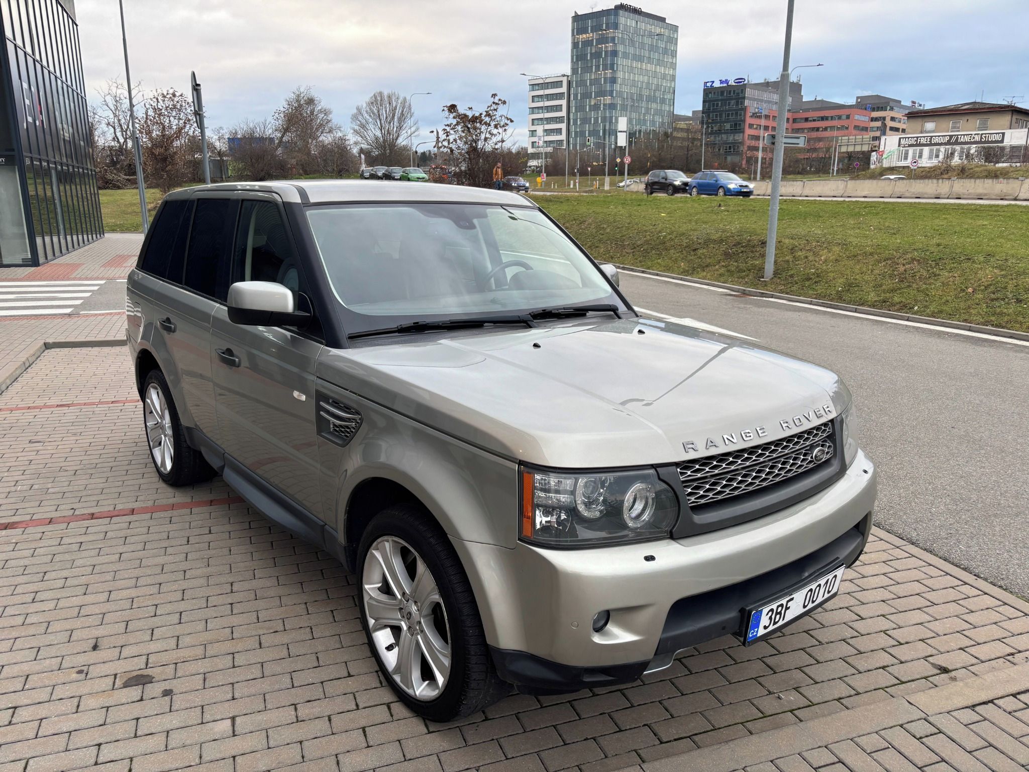 Land Rover Range Rover Sport, 5,0i 375kW - fotka 4