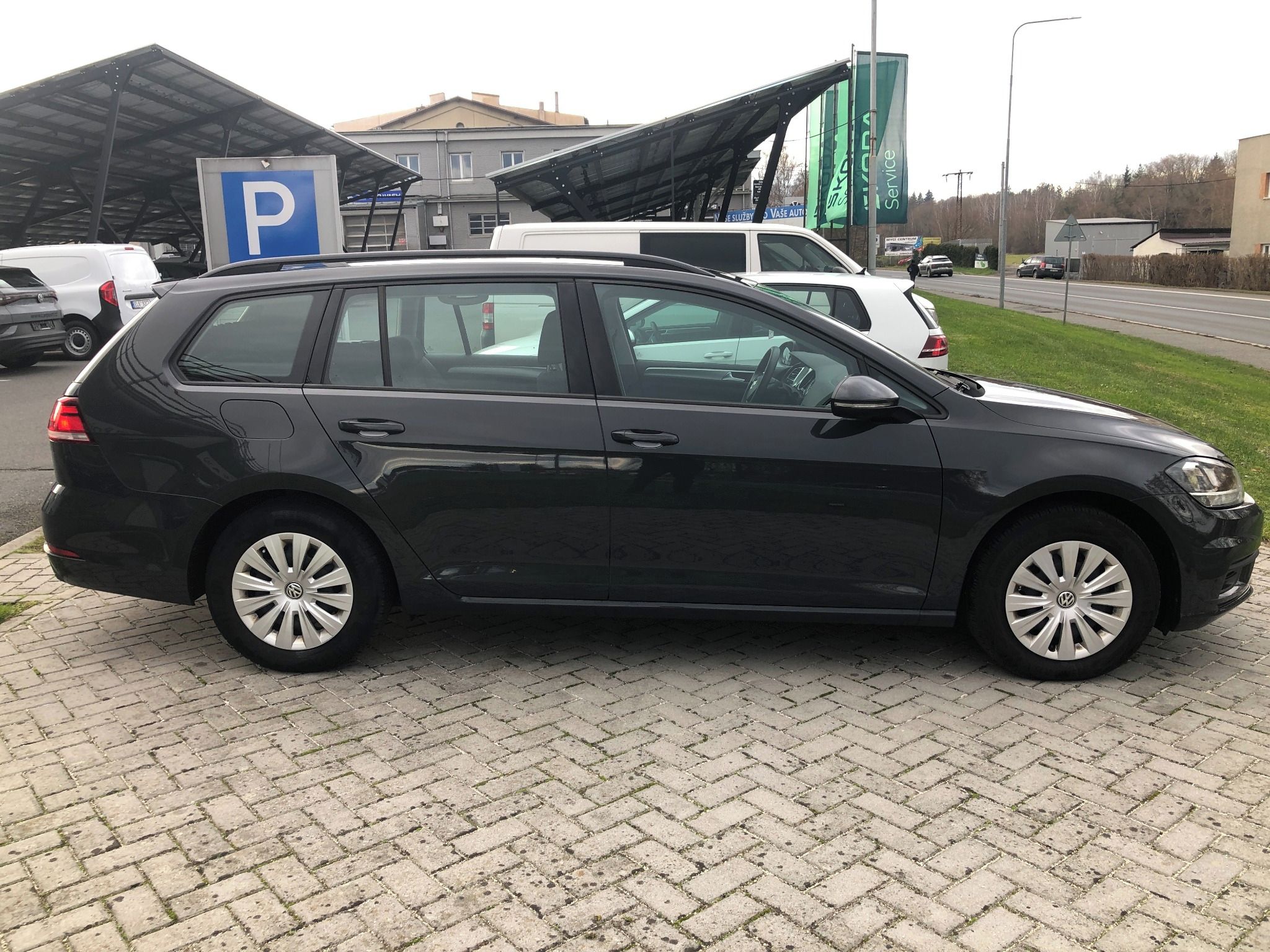 Volkswagen Golf Variant, 1.6 TDI Trendline - fotka 4