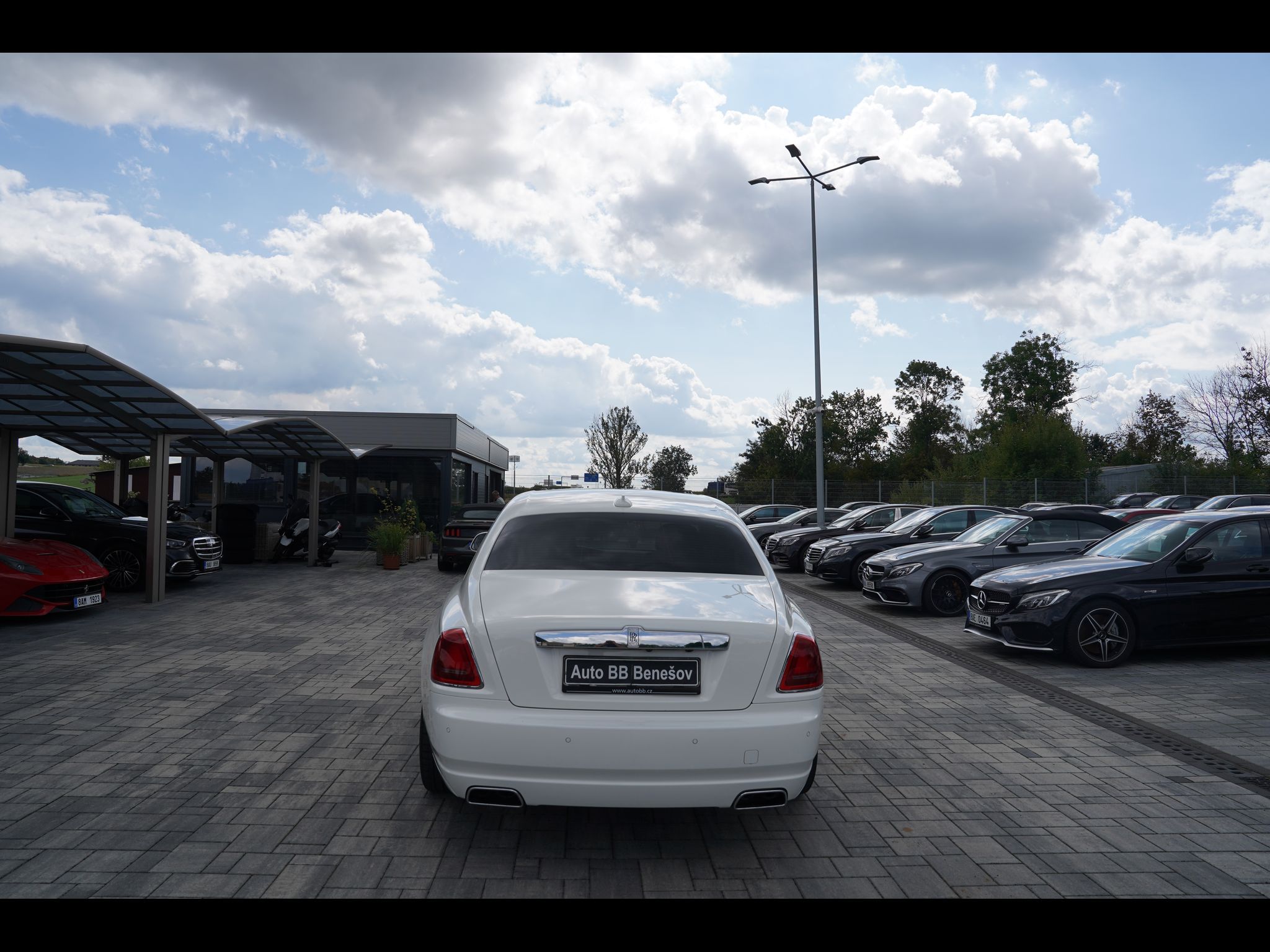 Rolls-Royce Ghost, 6.75i V12  570 PS - fotka 5