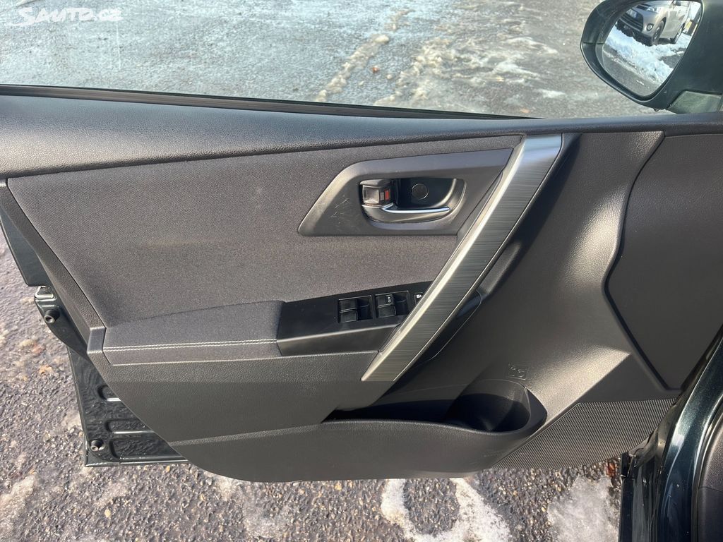 Toyota Auris, fotka 13