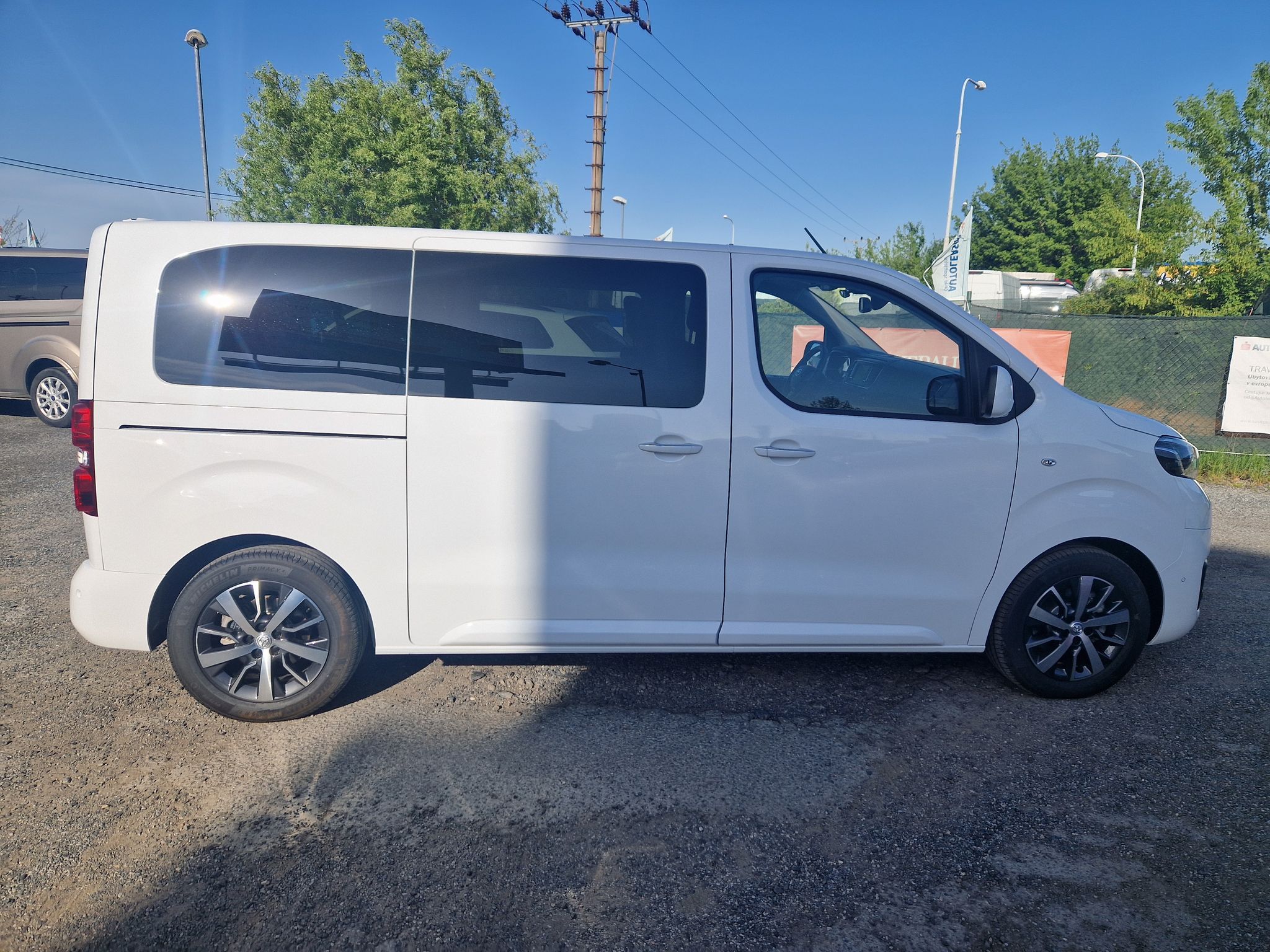Toyota Proace Verso, 2,0D L1 8míst, Family + navi + - fotka 4