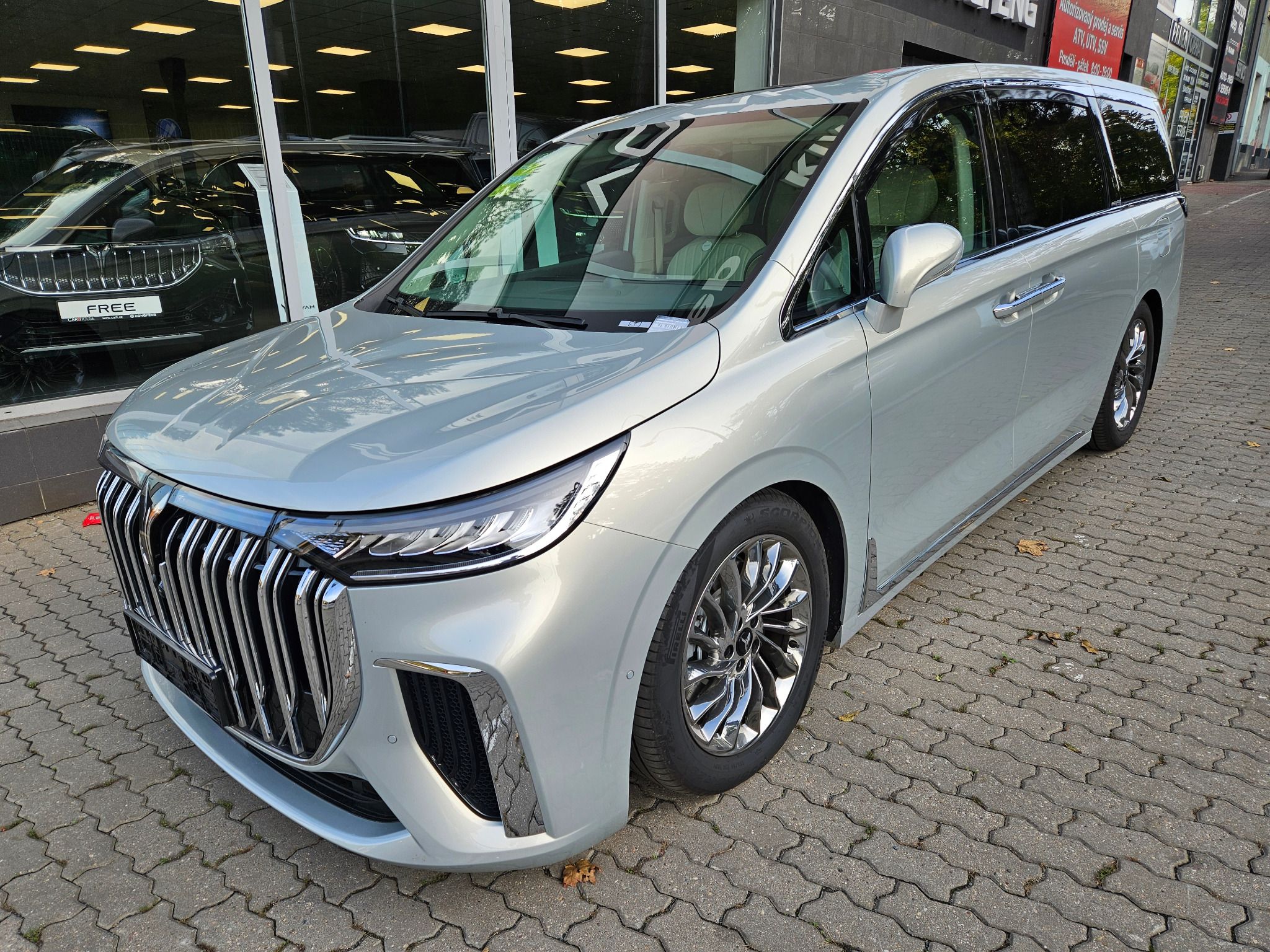 Voyah, VOYAH DREAM PHEV 4x4 - fotka 2