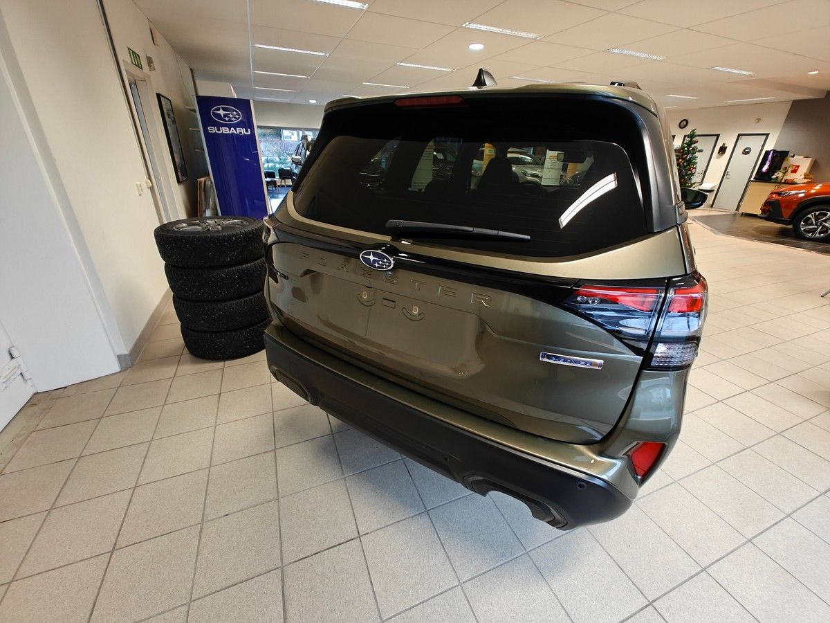 Subaru Forester, 2.0 Touring 4x4 2025 nové - fotka 3