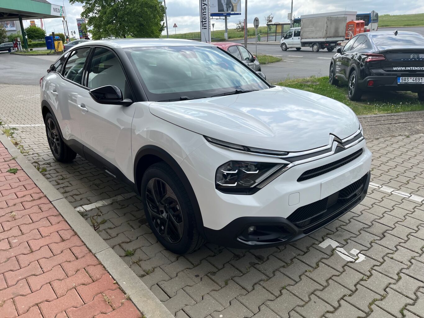 Citroën C4, PLUS 1.2 PureTech 130 S&S EAT8 - fotka 2