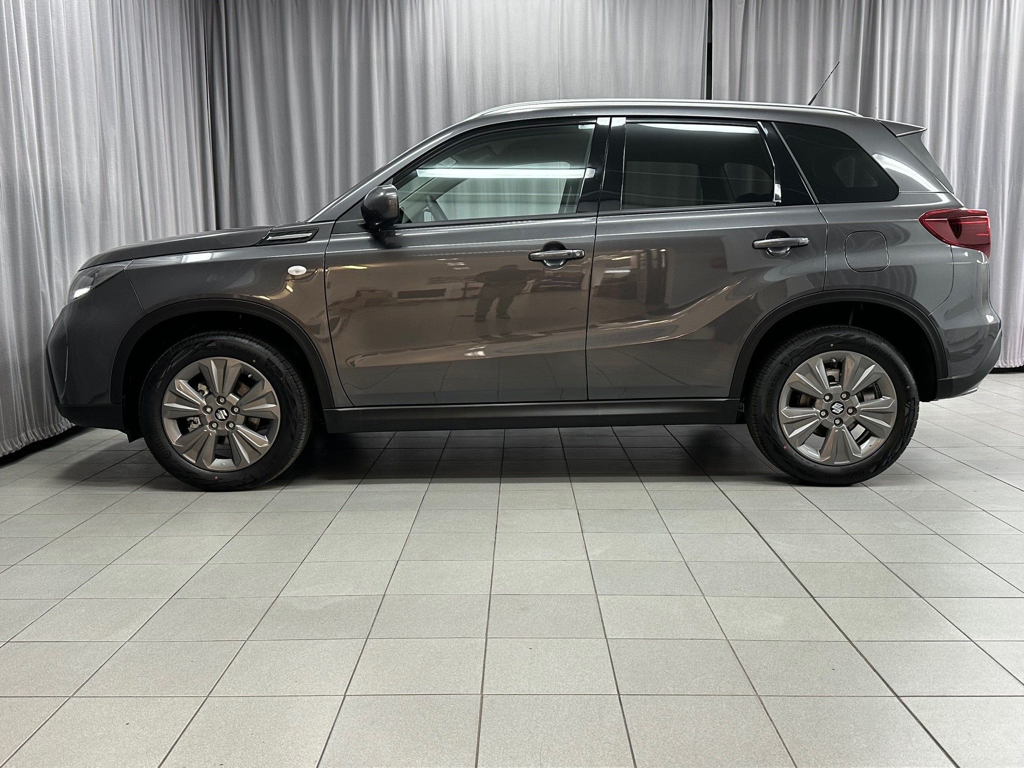 Suzuki Vitara, 1,4 Premium 4x2-k odběru IHNED - fotka 5
