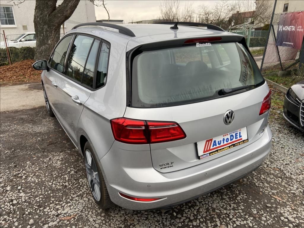 Volkswagen Golf Sportsvan, 1,6 TDi 81kW  Serviska,Navigac - fotka 3