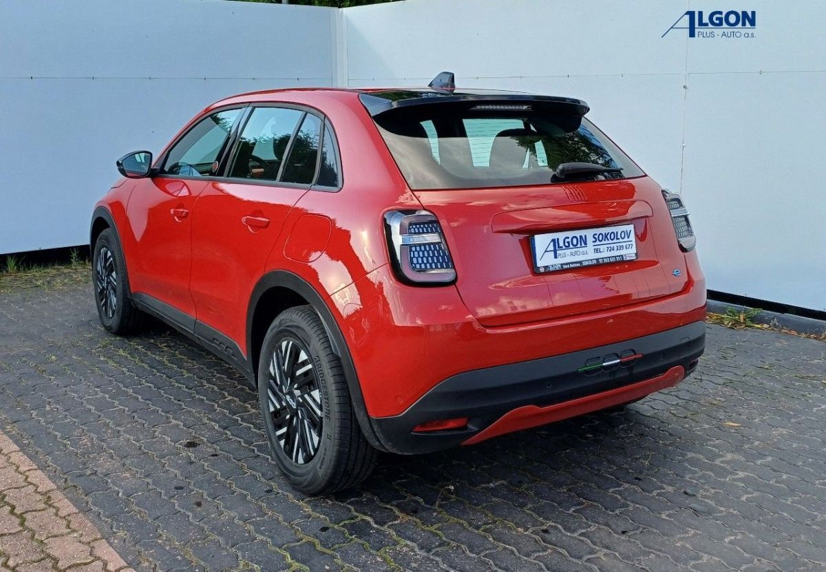 Fiat 600e, RED BEV 54 kWh 115kW - fotka 3