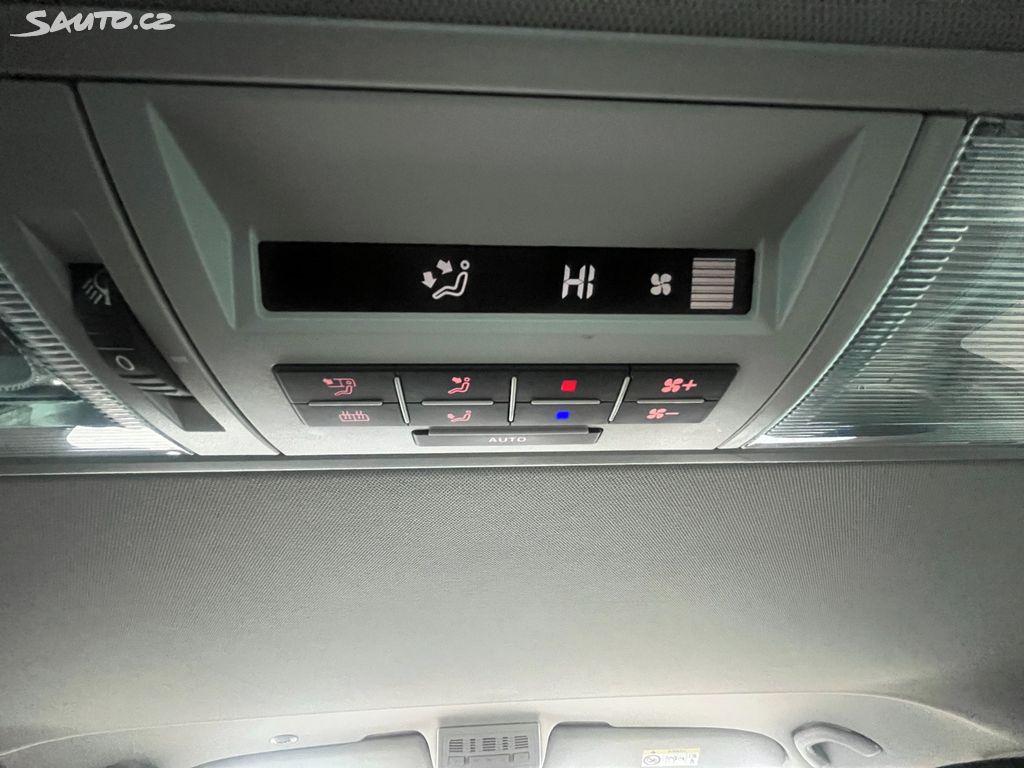 Volkswagen Caravelle, fotka 26