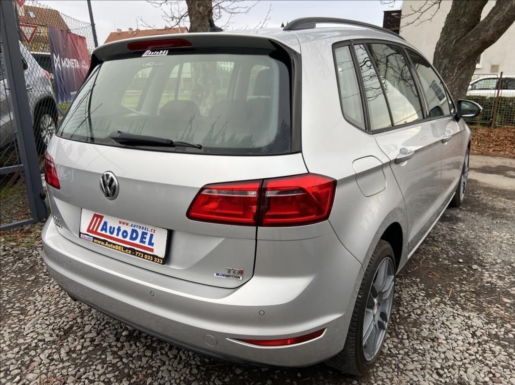 Volkswagen Golf Sportsvan, 1,6 TDi 81kW  Serviska,Navigac - fotka 6