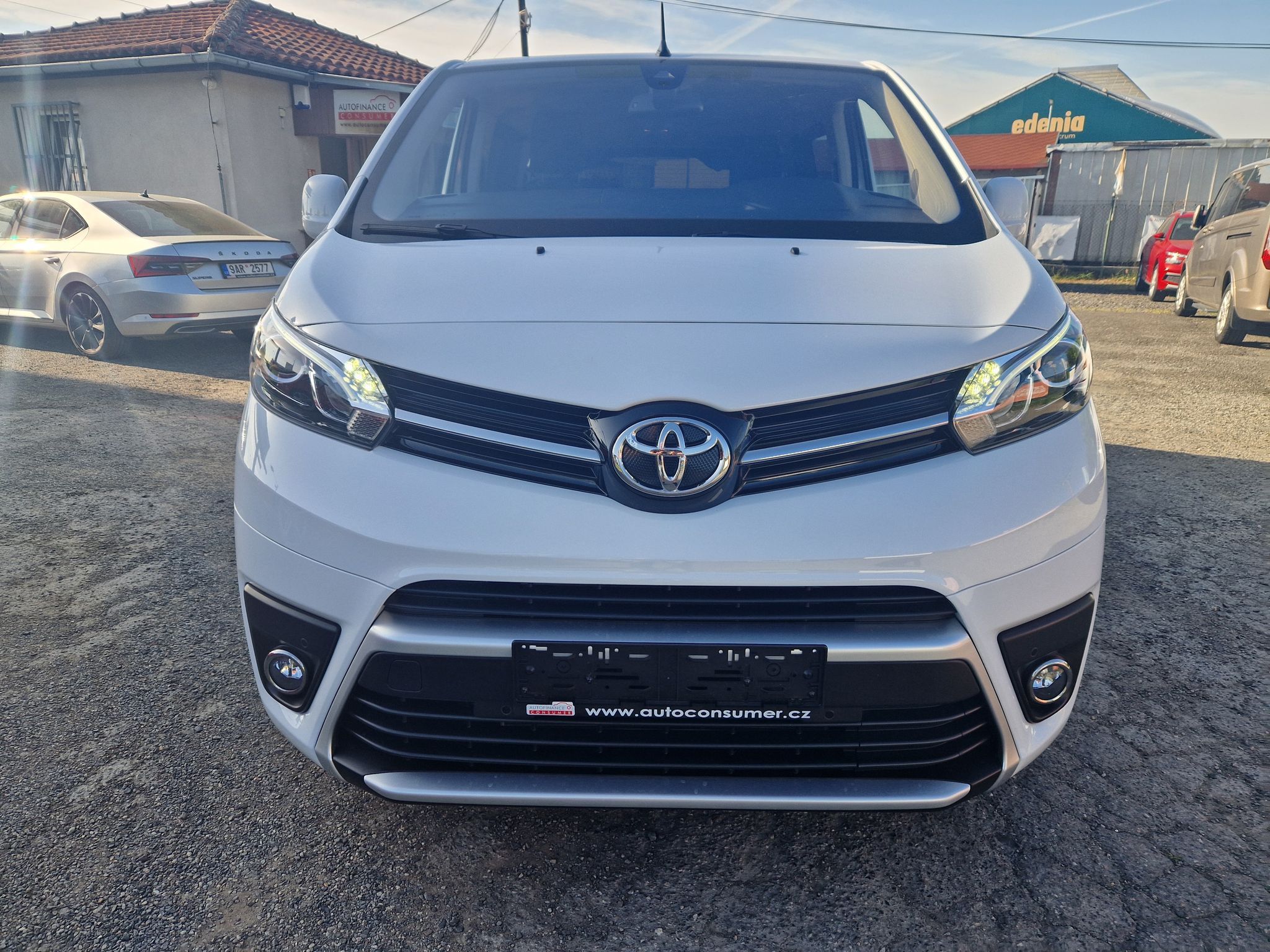 Toyota Proace Verso, 2,0D L1 8míst, Family + navi + - fotka 2