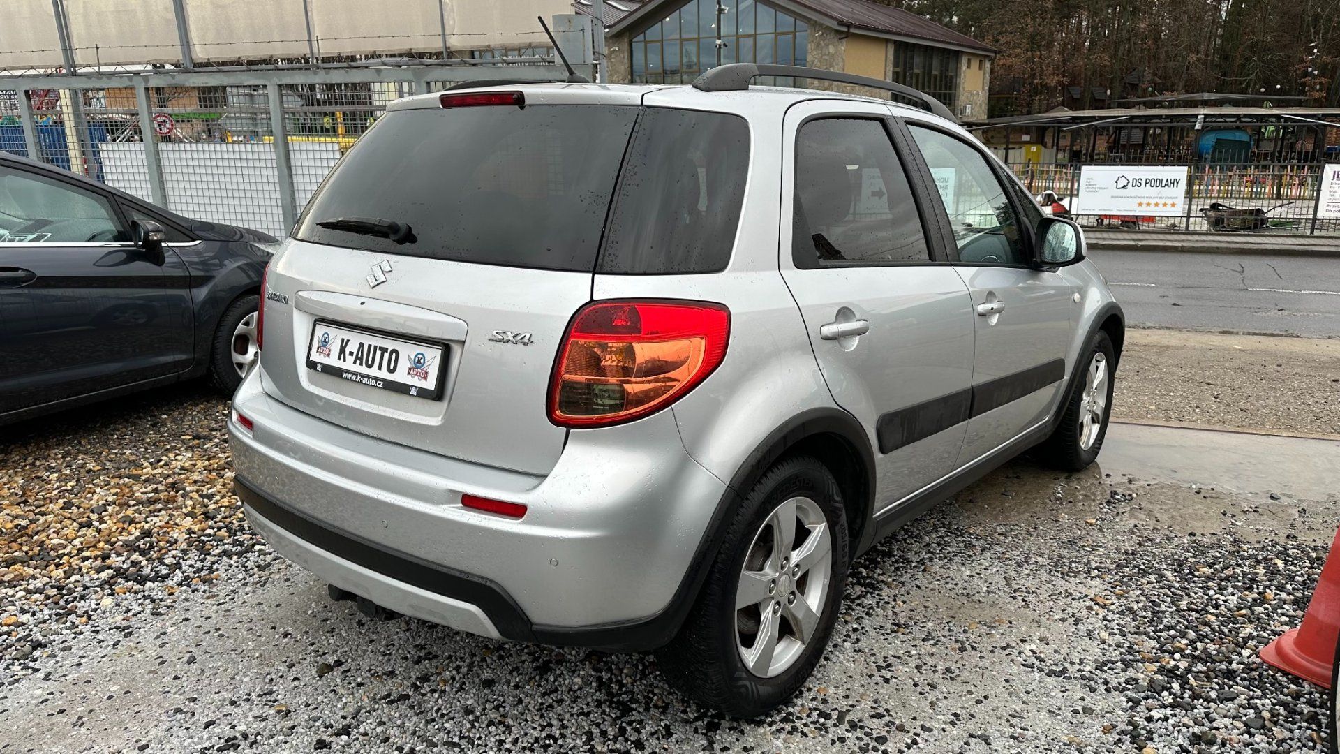 Suzuki SX4, 1.6i 88kW ALU,Klima,Keyless - fotka 4