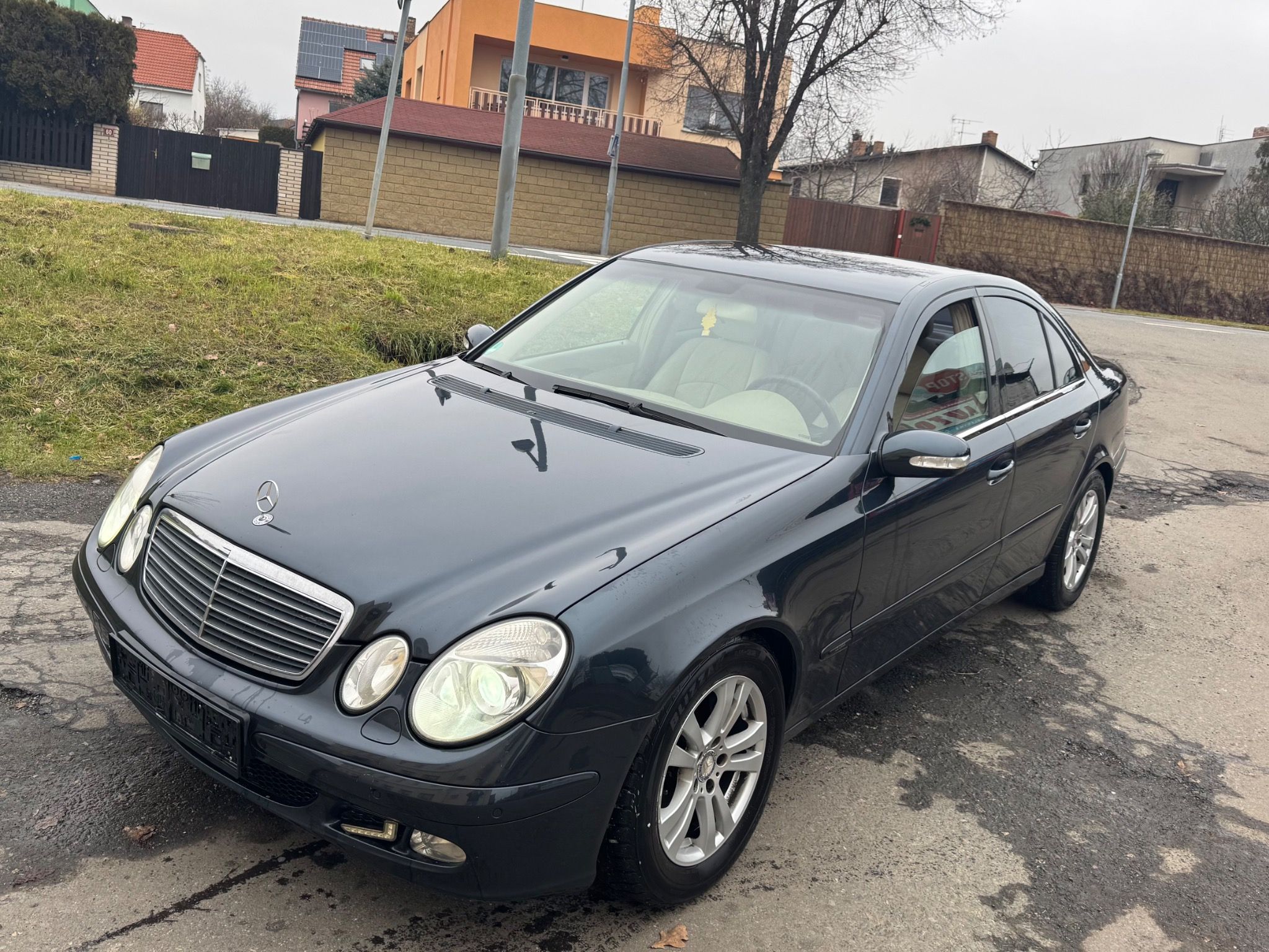 Mercedes-Benz Třídy E, 270CDi 130kW.Automat.Tažné - fotka 5