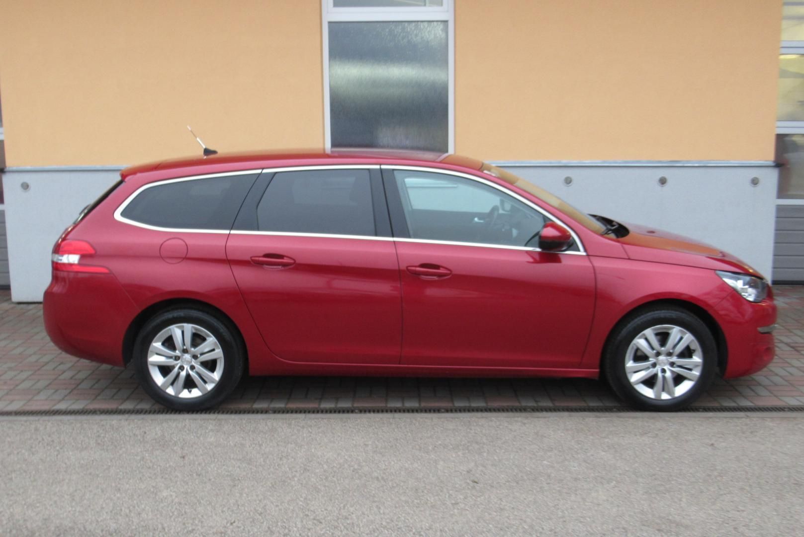 Peugeot 308, SW 1.6 HDi AUT. KLIMA NAVIGACE - fotka 3