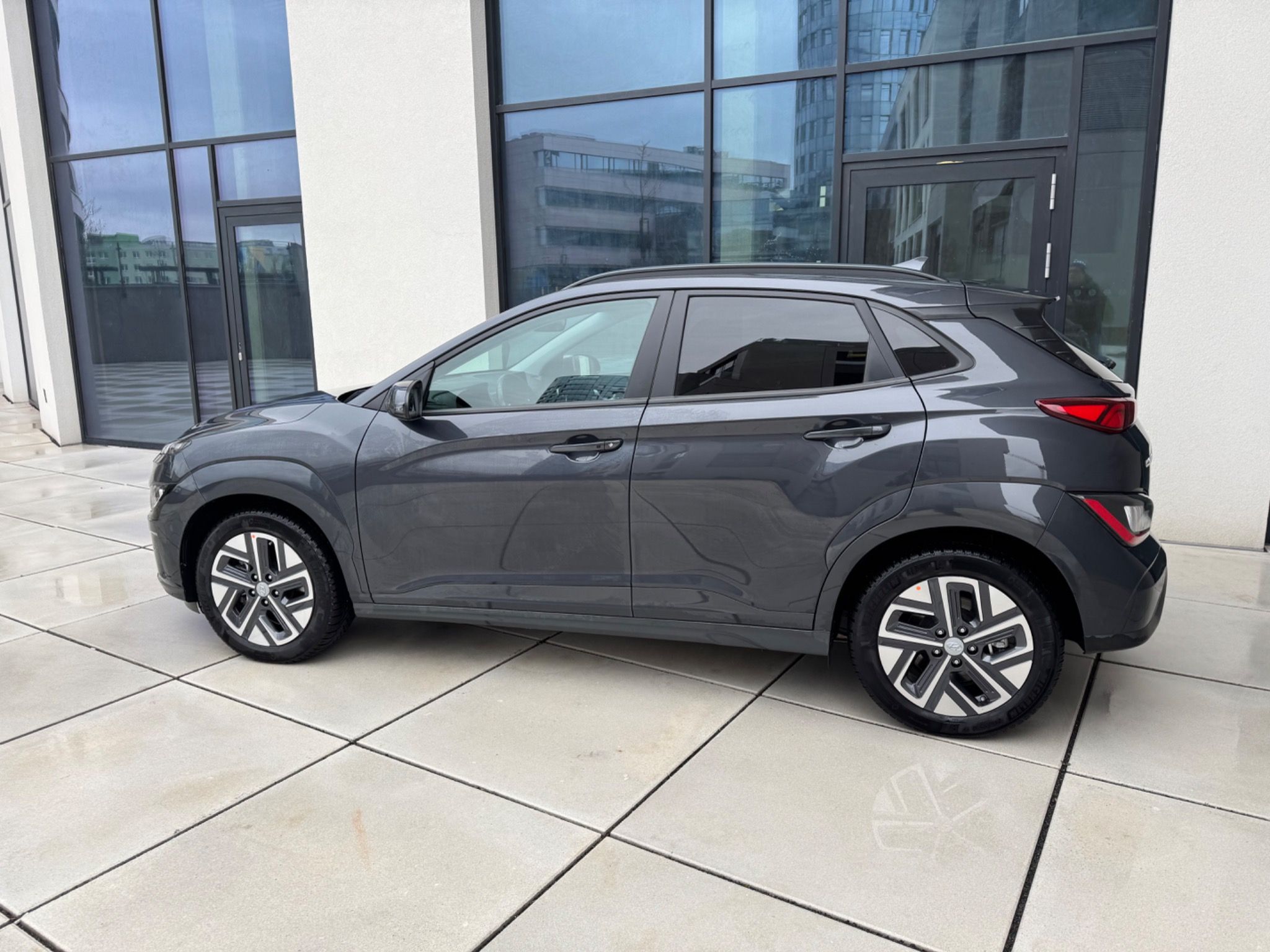Hyundai Kona, X Line 150Kw 64kWh 1 MAJITEL - fotka 2
