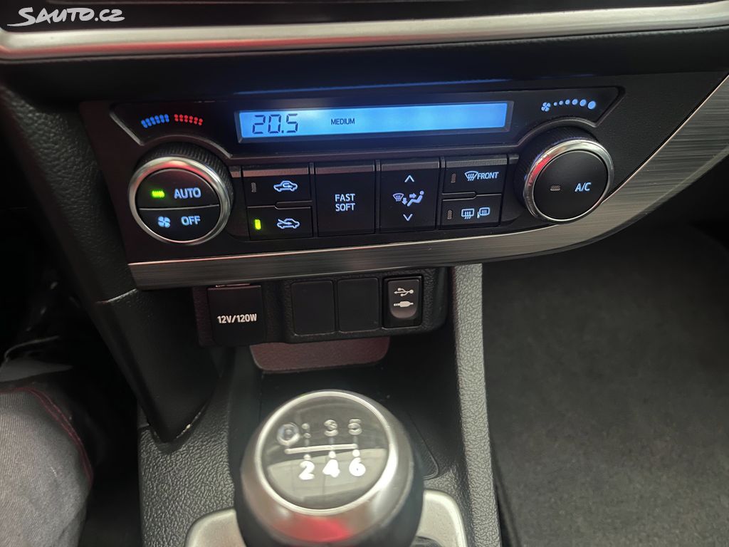 Toyota Auris, fotka 22