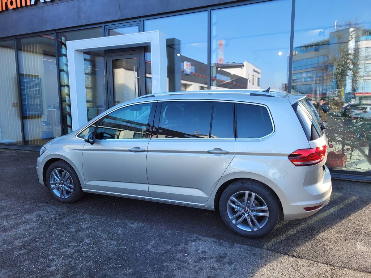 Volkswagen Touran, 1.5 TSI DSG People 7míst - fotka 2