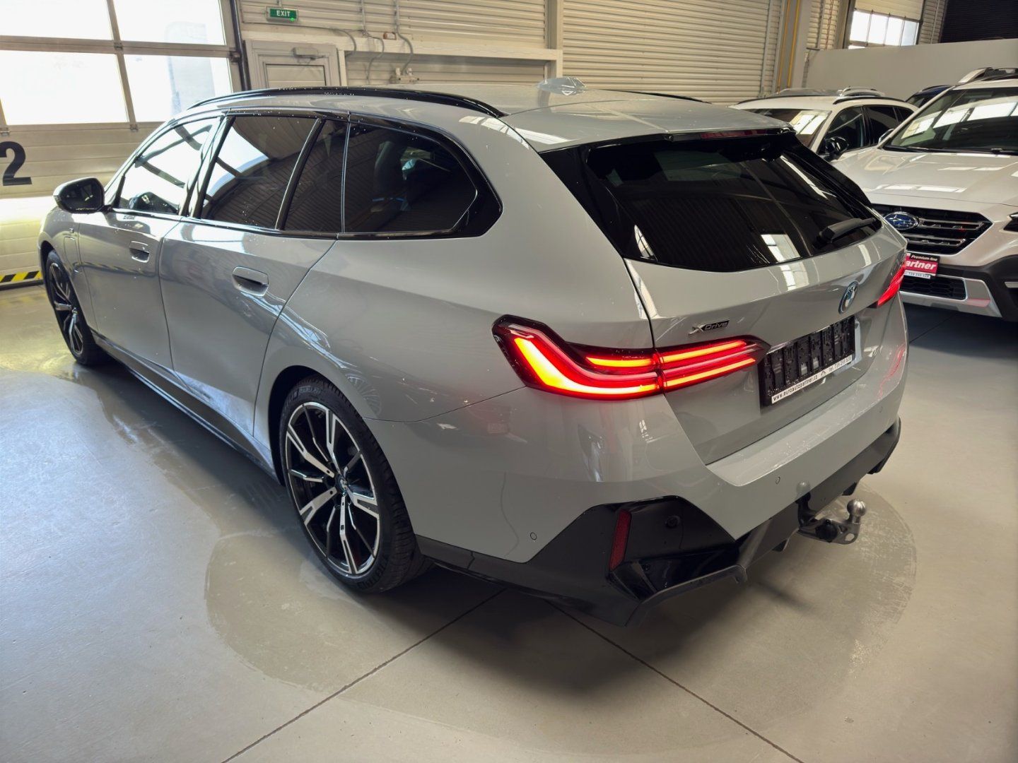 BMW Řada 5, 530e xDrive Tour. M - fotka 6