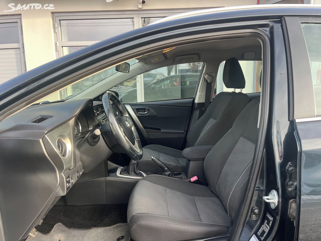 Toyota Auris, fotka 14