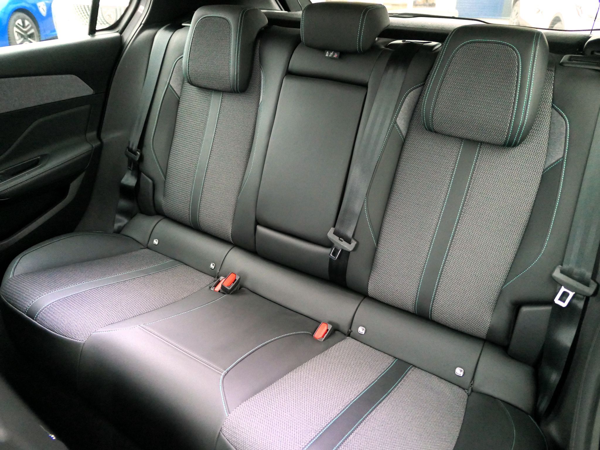 Peugeot 308, ALLURE PACK 1.5 BHDi 130 EAT8 - fotka 6
