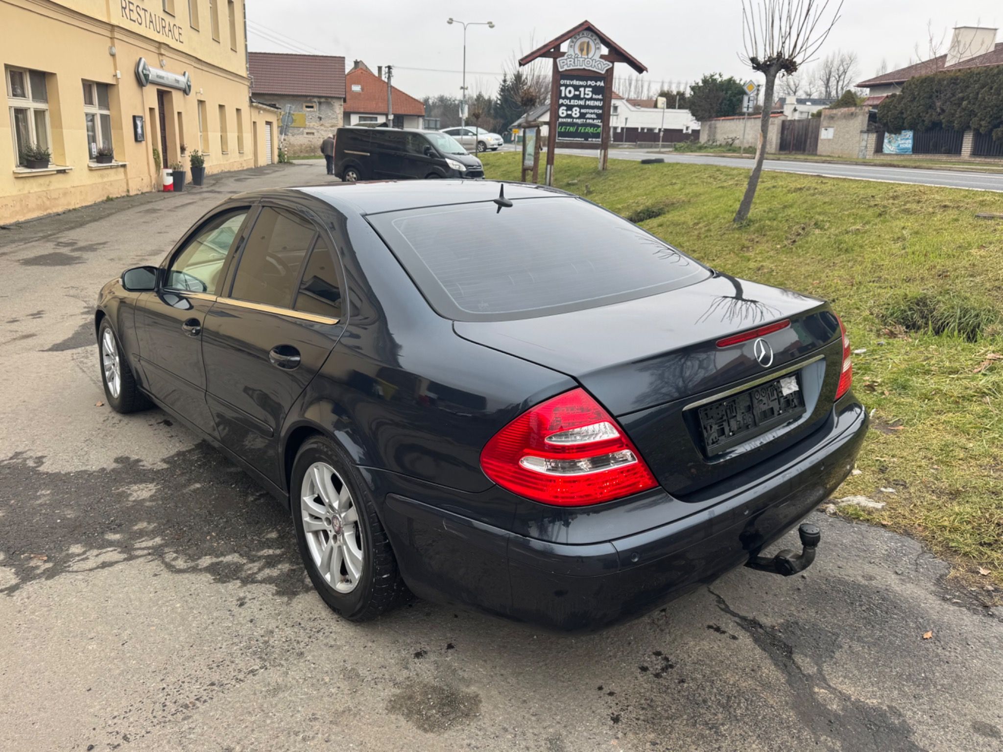 Mercedes-Benz Třídy E, 270CDi 130kW.Automat.Tažné - fotka 3