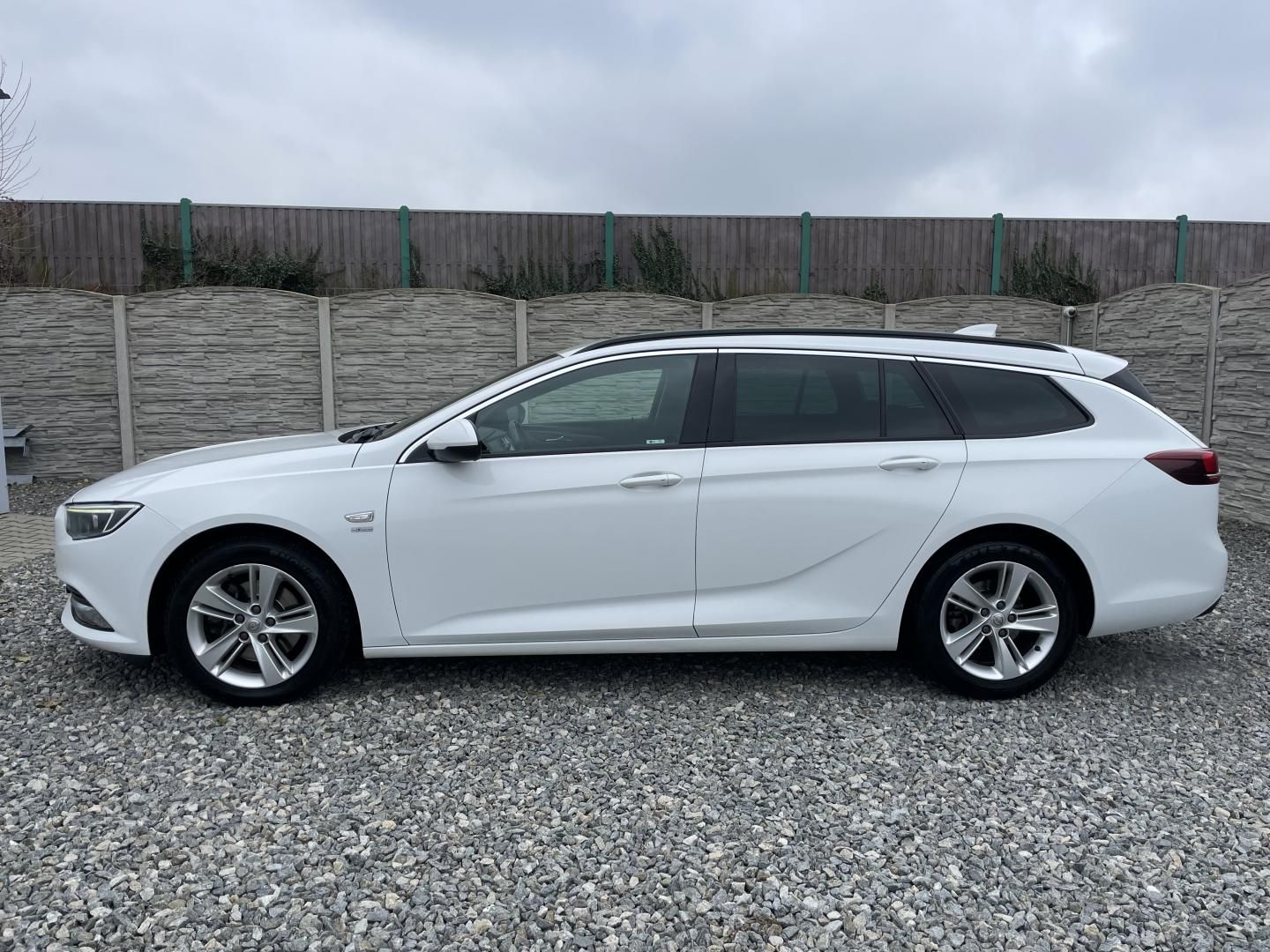 Opel Insignia, 1.6CDT-i 130PS SELECTIVE TOP!! - fotka 6