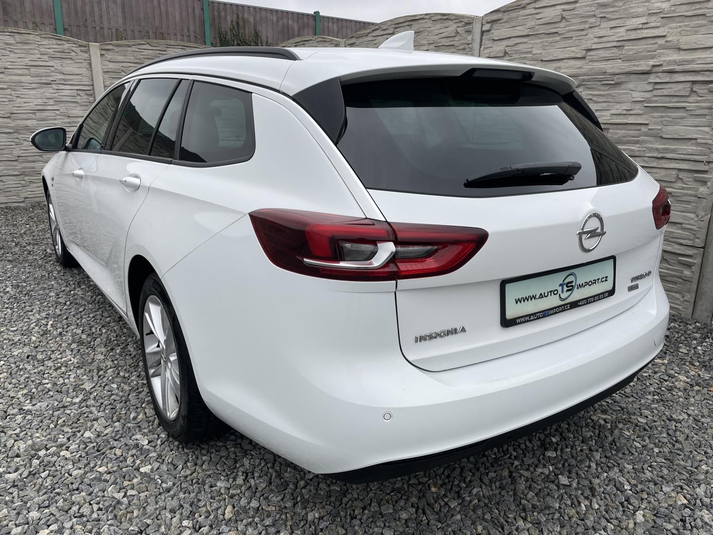 Opel Insignia, 1.6CDT-i 130PS SELECTIVE TOP!! - fotka 4