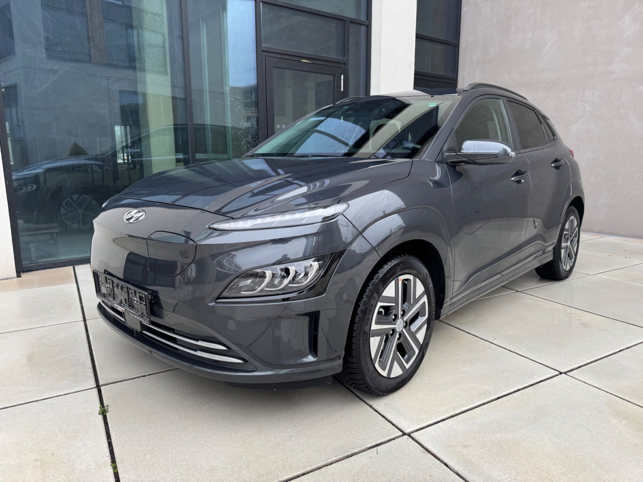 Hyundai Kona, X Line 150Kw 64kWh 1 MAJITEL