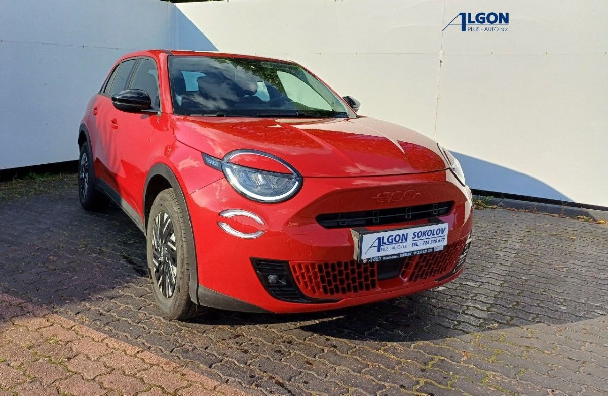 Fiat 600e, RED BEV 54 kWh 115kW