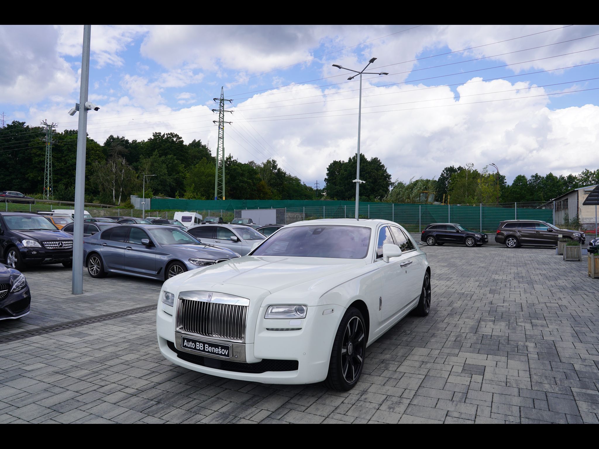 Rolls-Royce Ghost, 6.75i V12  570 PS - fotka 2