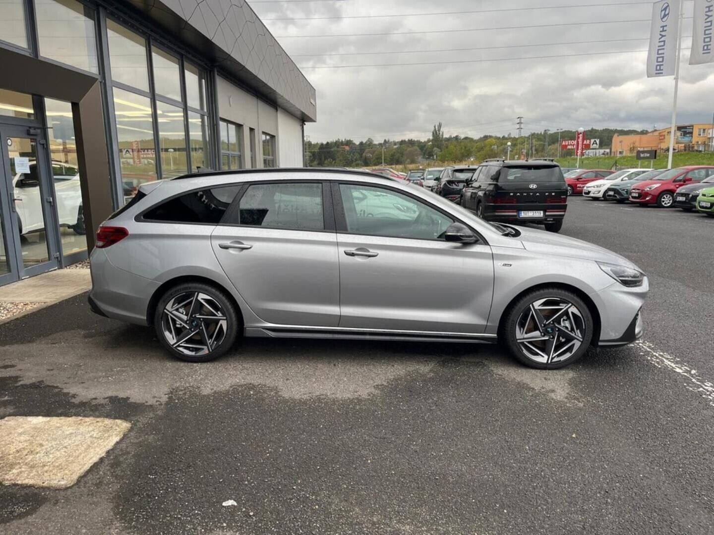 Hyundai i30, MY23 N Line 1,5 T-GDI MHEV 117 - fotka 4