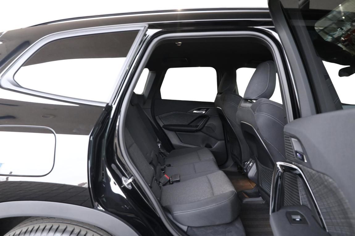 BMW iX1, xDrive30 - fotka 6