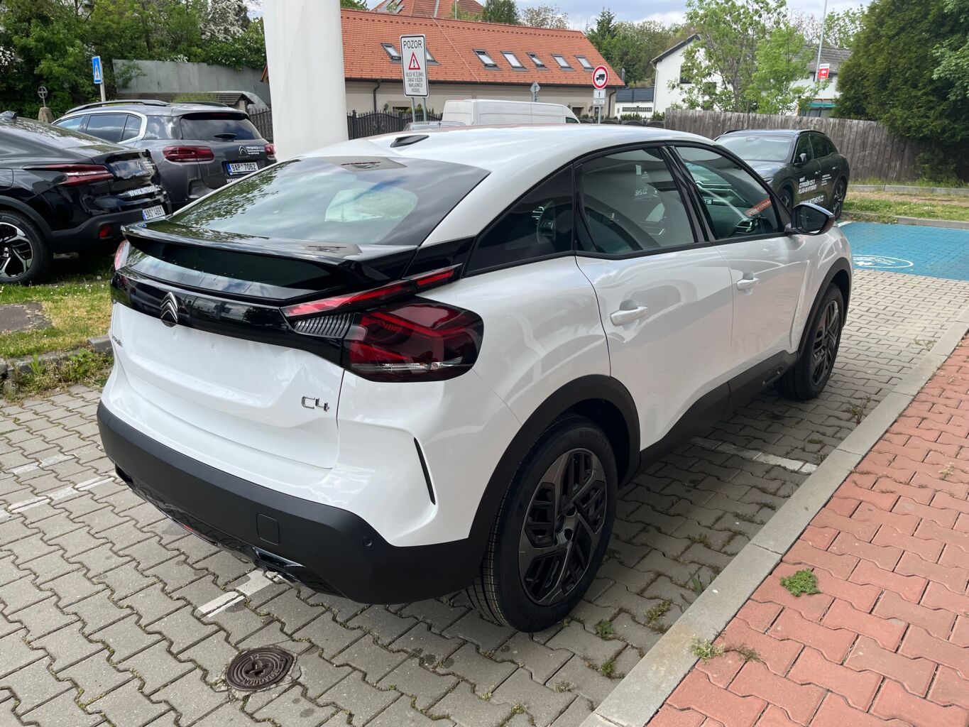 Citroën C4, PLUS 1.2 PureTech 130 S&S EAT8 - fotka 6