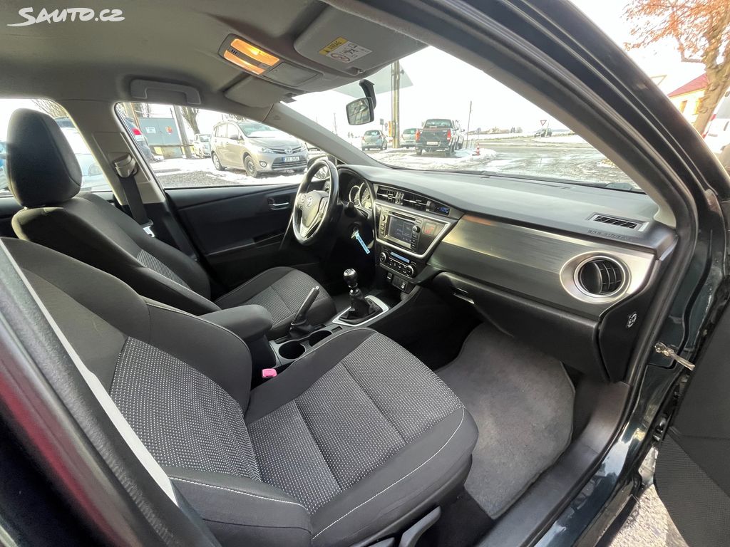 Toyota Auris, fotka 17