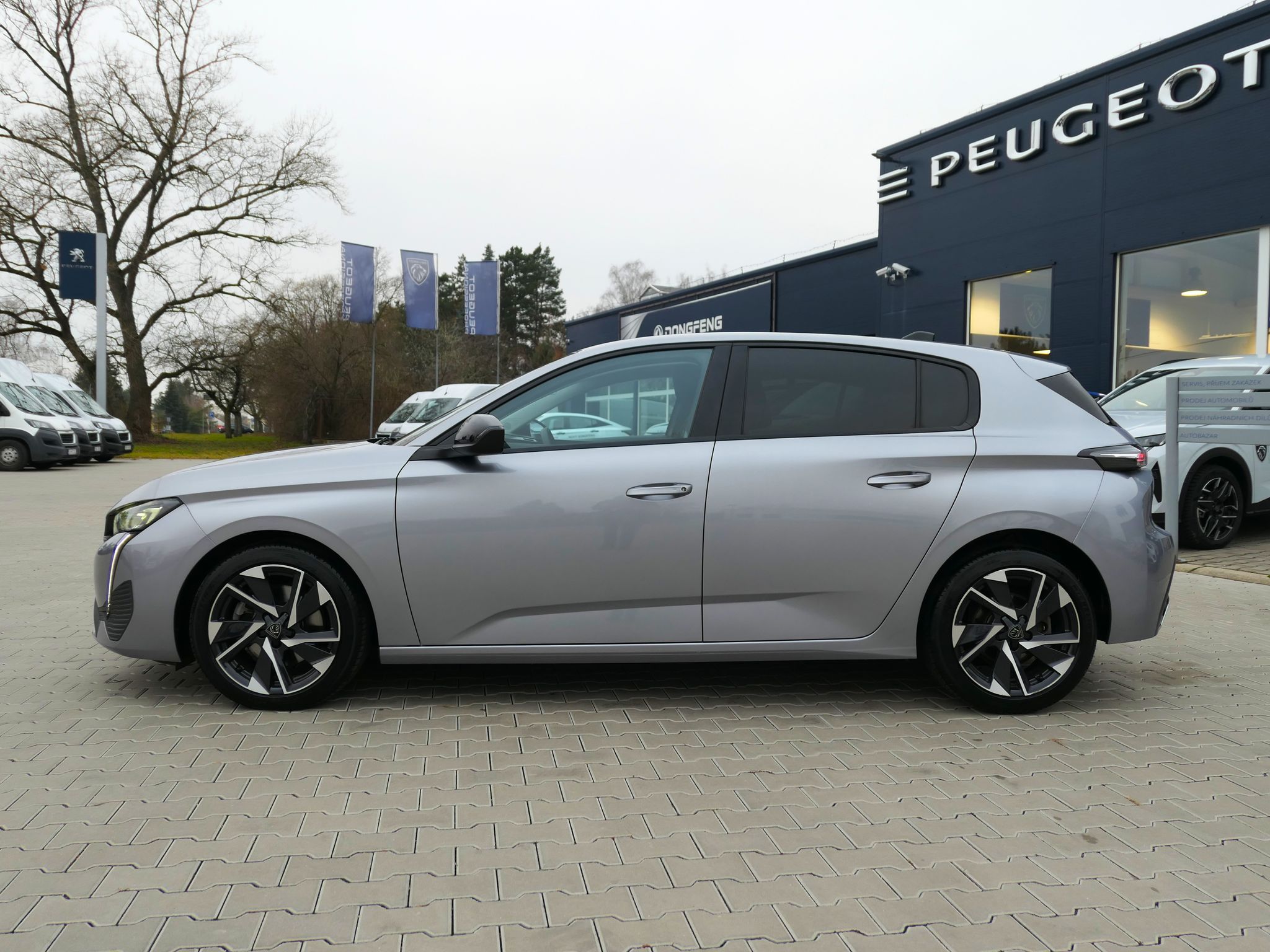 Peugeot 308, ALLURE PACK 1.5 BHDi 130 EAT8 - fotka 4