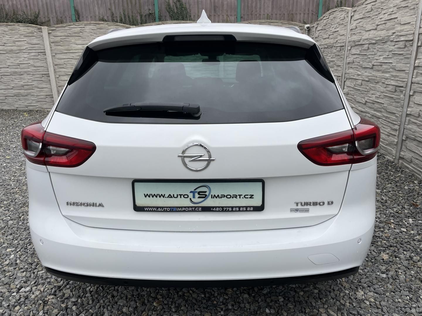 Opel Insignia, 1.6CDT-i 130PS SELECTIVE TOP!! - fotka 5