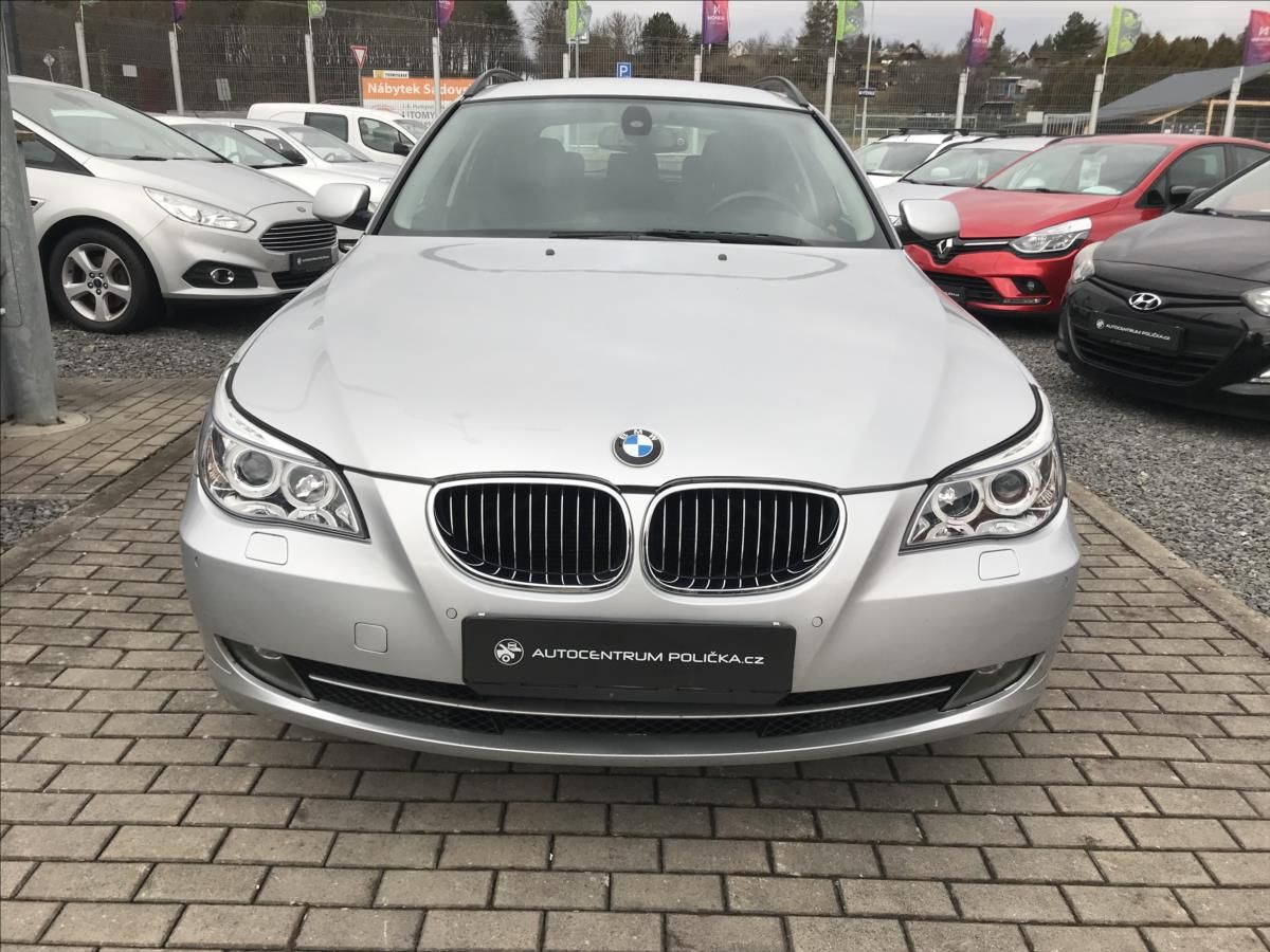 BMW Řada 5, 2,0 520d Touring - fotka 4