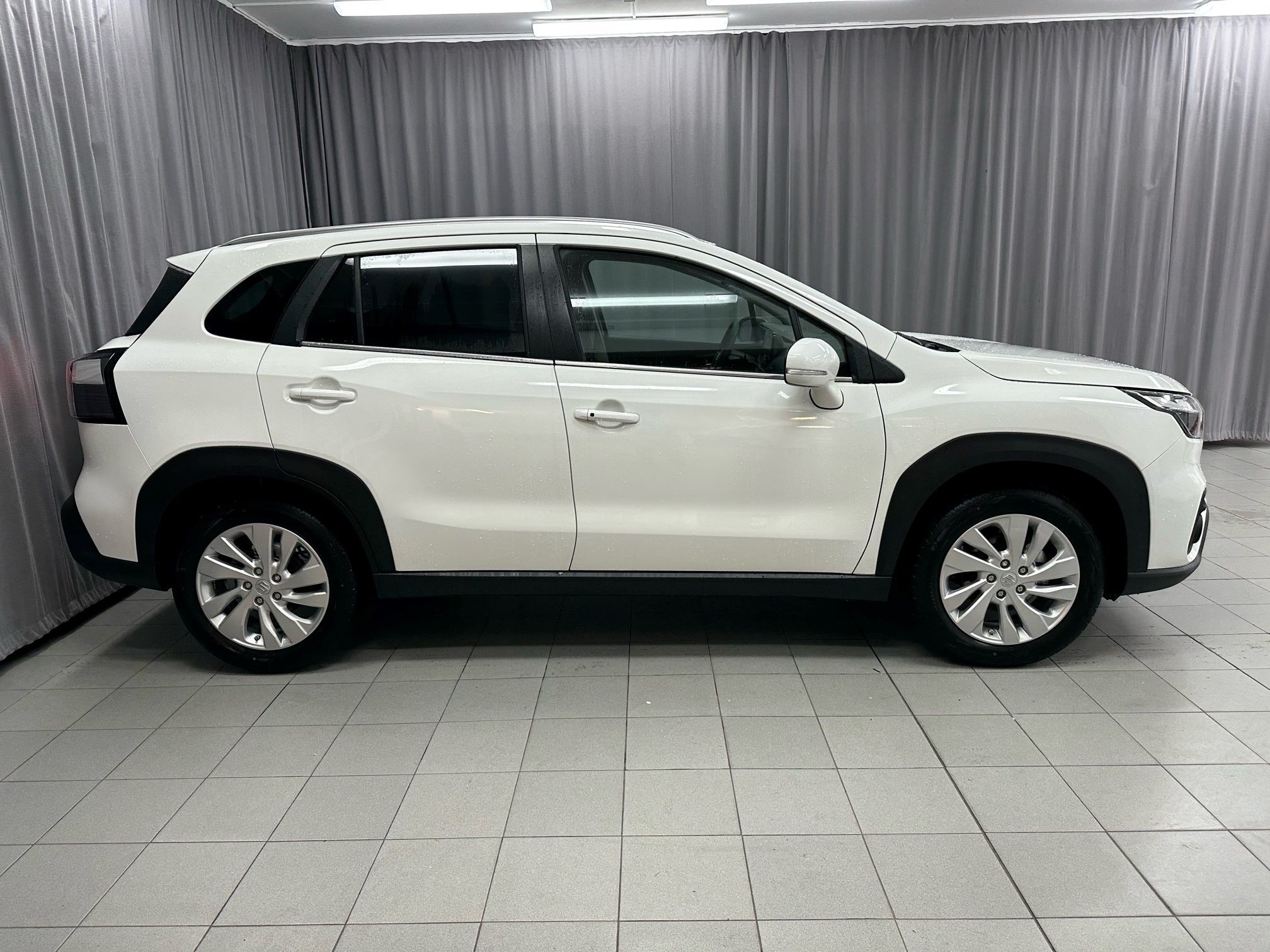 Suzuki S-Cross, 1,4 Premium 4x4-vůz ve výrobě - fotka 4