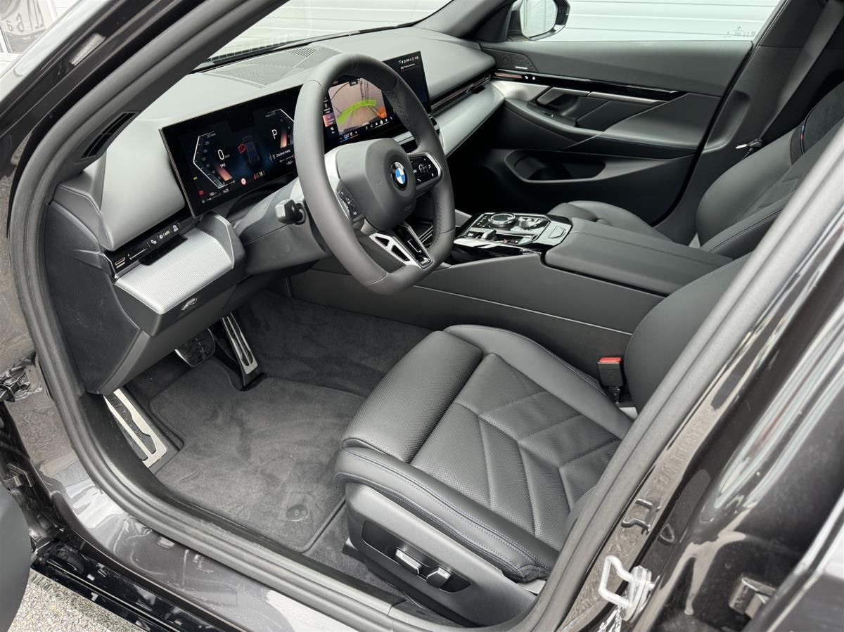 BMW Řada 5, 520d xDrive Sedan - fotka 5