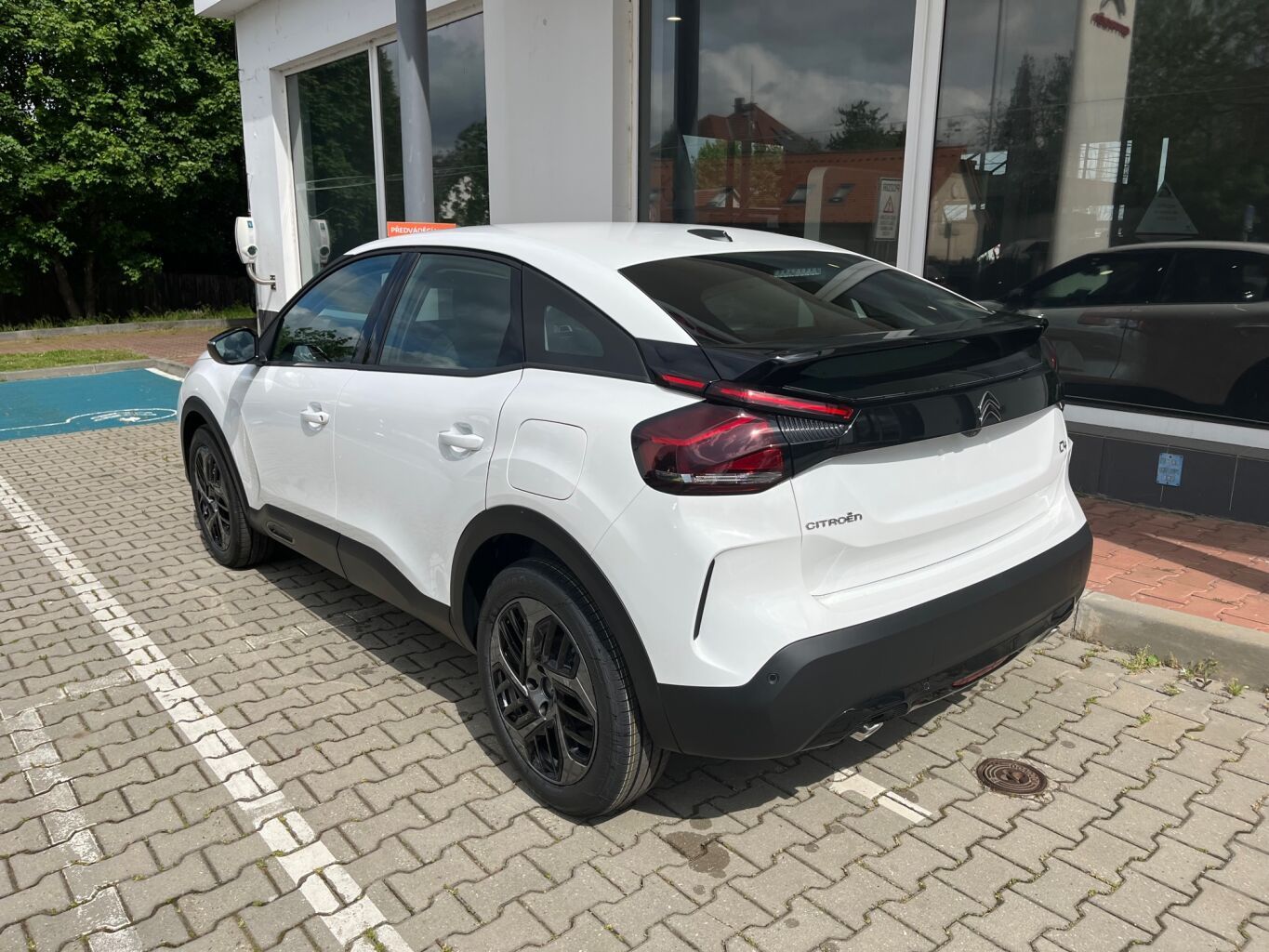 Citroën C4, PLUS 1.2 PureTech 130 S&S EAT8 - fotka 5