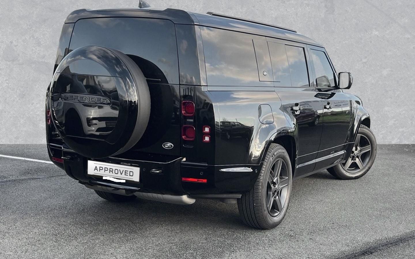 Land Rover Defender, 130 D300 X-Dynamis HSE - fotka 2