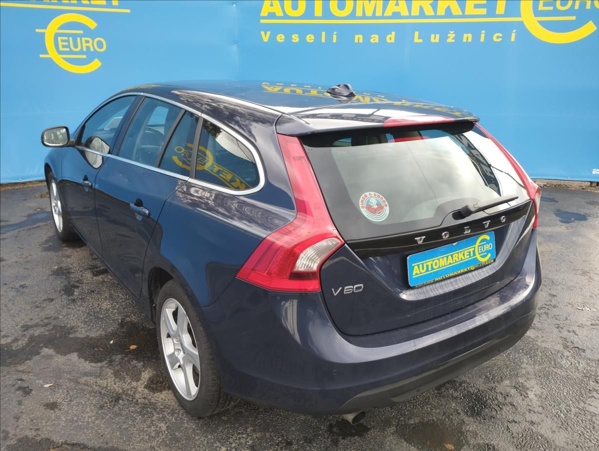 Volvo V60, 1,6 D2 MOMENTUM - fotka 6