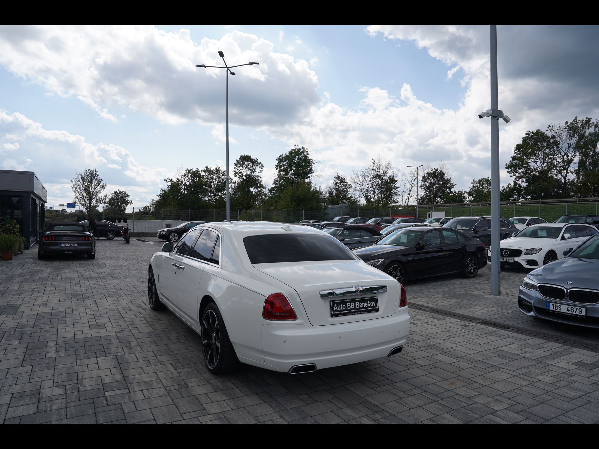 Rolls-Royce Ghost, 6.75i V12  570 PS - fotka 4