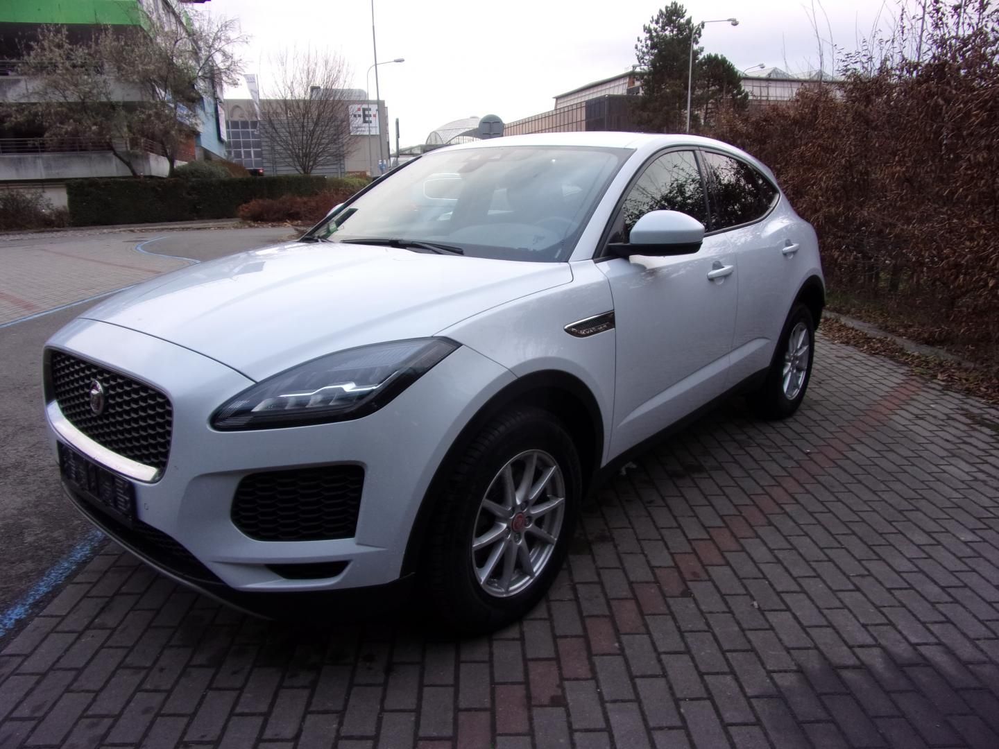 Jaguar E-Pace, 2.0D Bussines edit., new motor - fotka 3