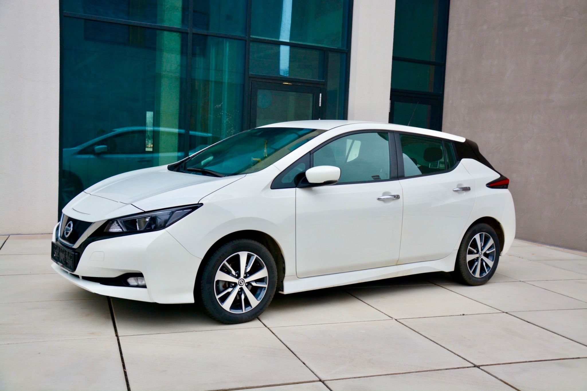 Nissan LEAF, Acenta 110KW 1 MAJITEL KAMERA - fotka 4