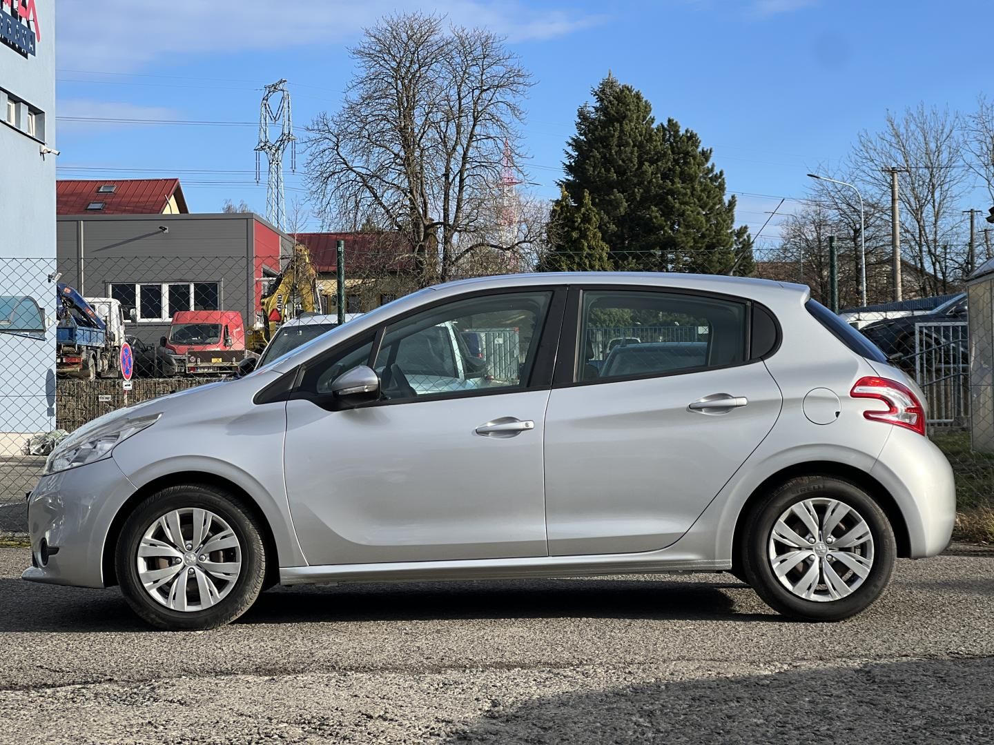 Peugeot 208, 1.2i KLIMATIZACE ABS ASR ESP - fotka 4