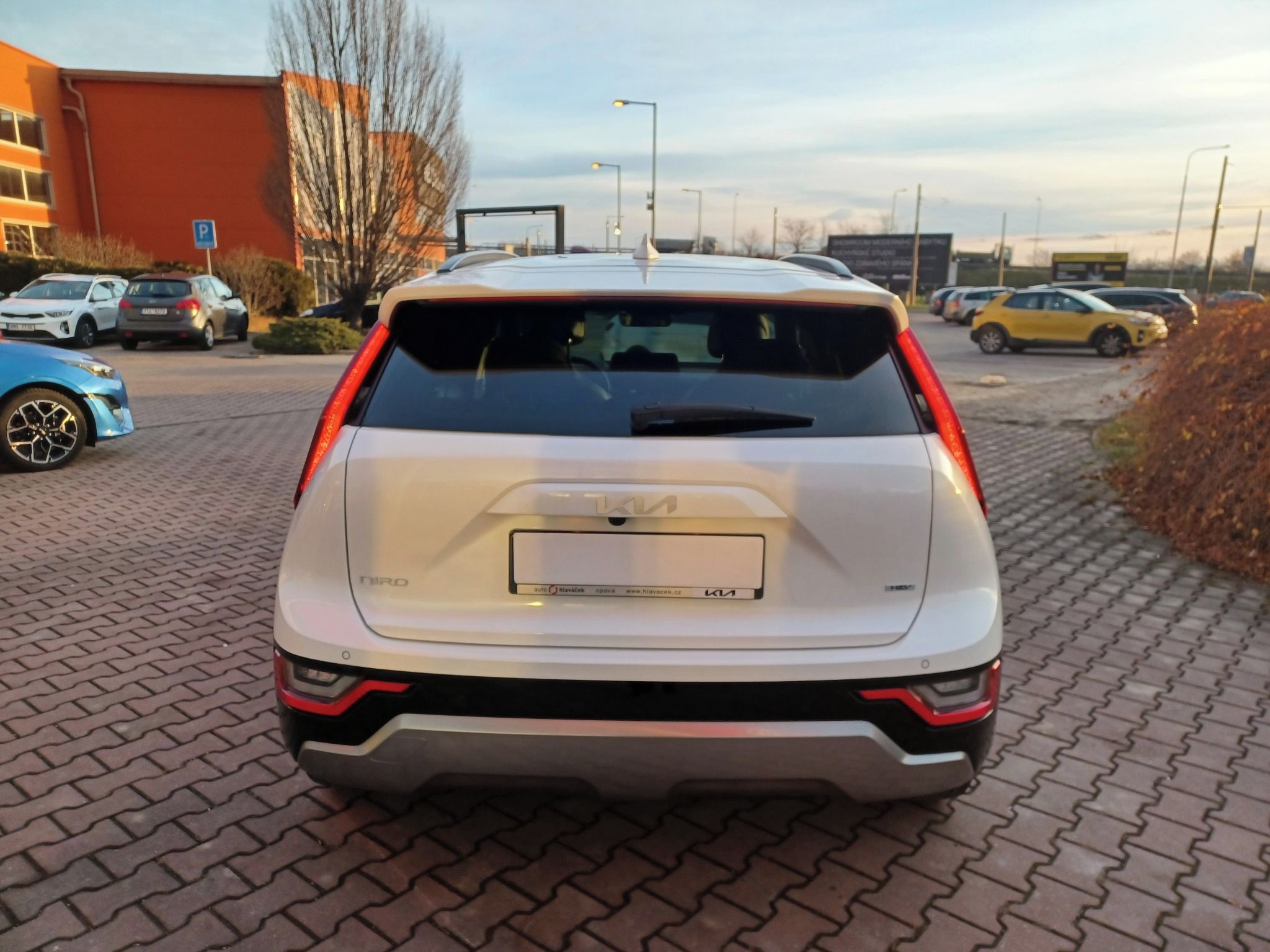Kia Niro, 1.6 GDi HEV 6DCT STYLE - fotka 5