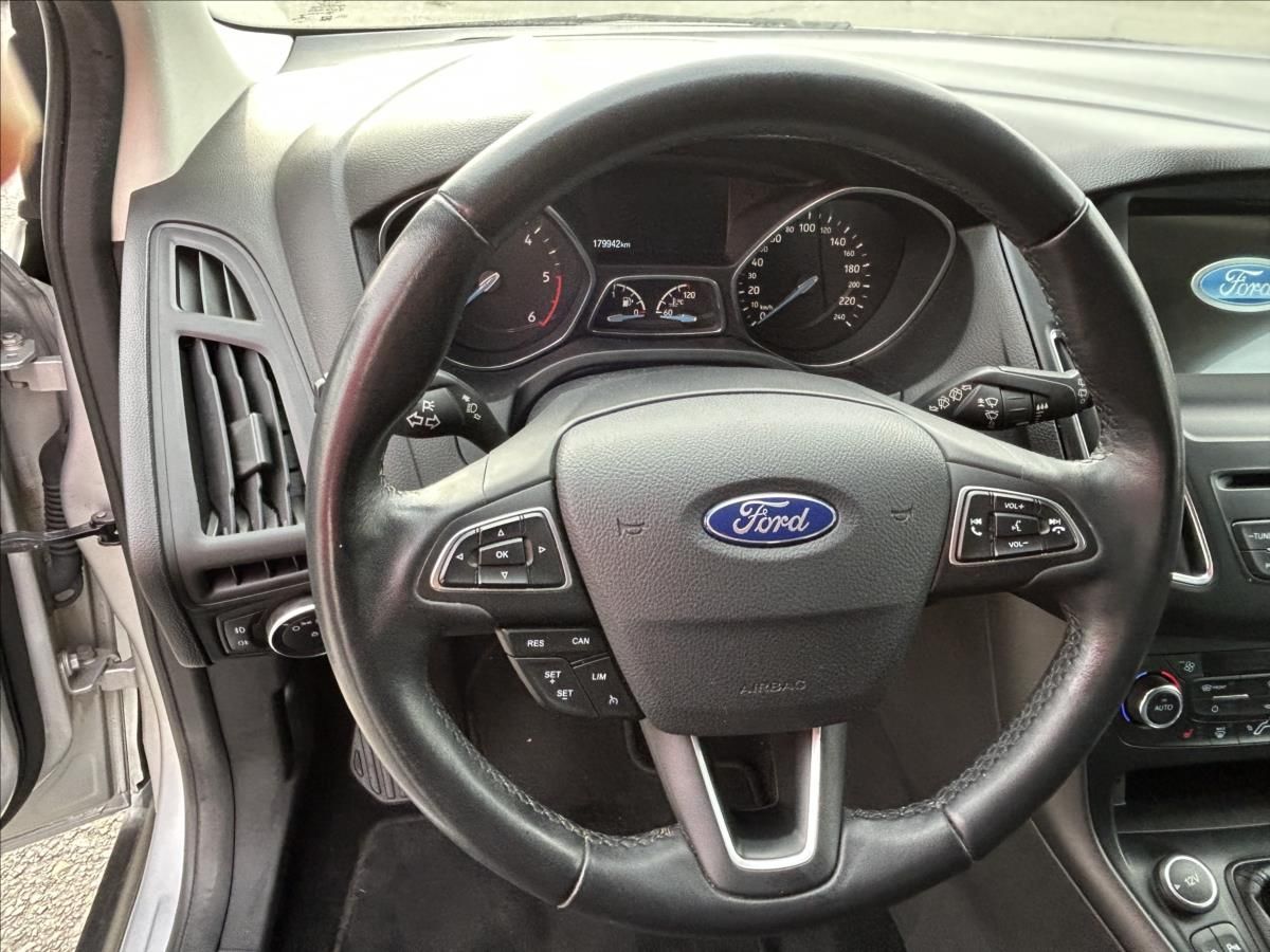 Ford Focus, 1,5 TDCi 88kW,Xenon,Navi,Výhře - fotka 6