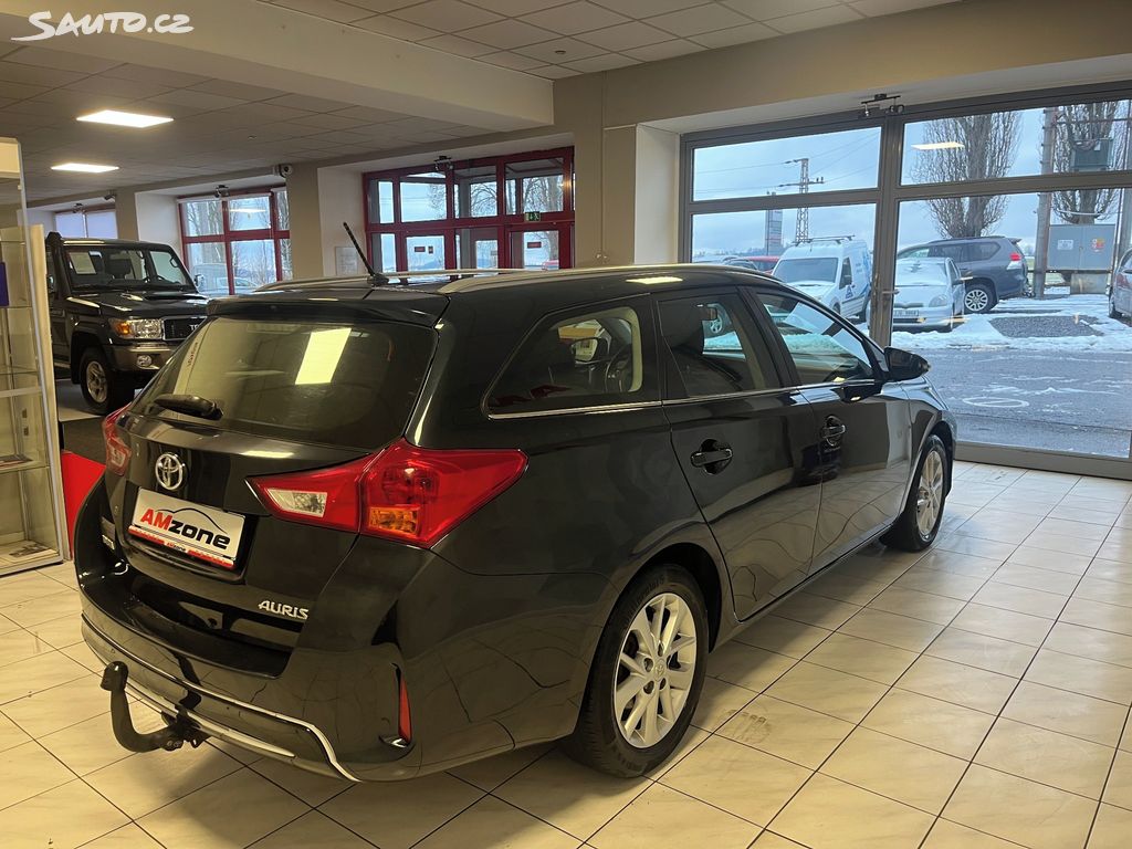 Toyota Auris, fotka 9