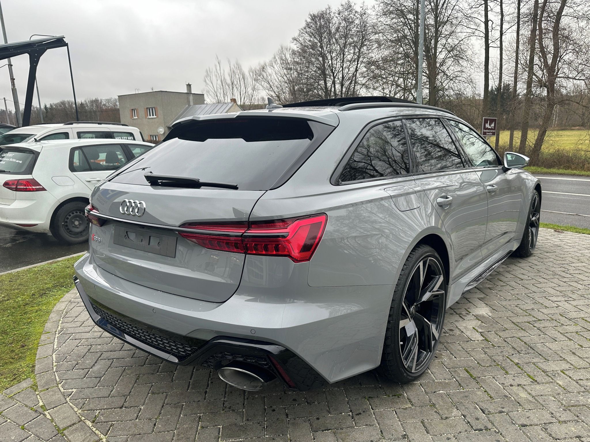 Audi RS6, 441kW,Pano,Dynam,Bang&Olufsen - fotka 4